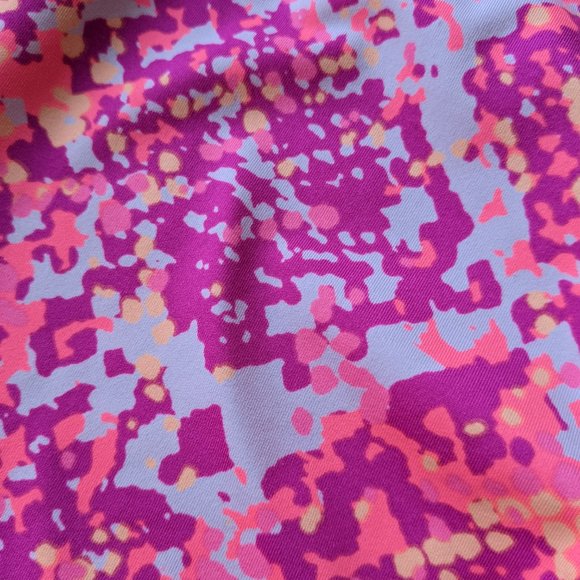 ⭐ Old Navy active pink print cropped pants large - Picture 6 of 8